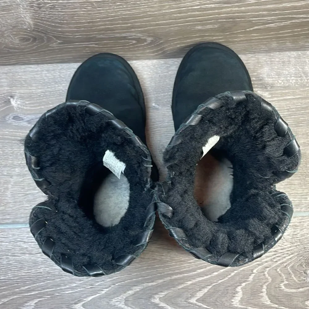 UGG aidah black